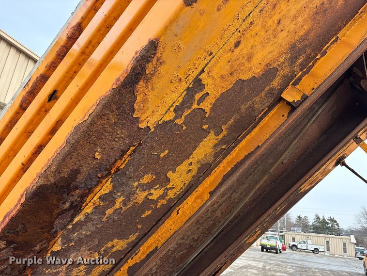 image for item FK1084 2000 International 4900 dump truck