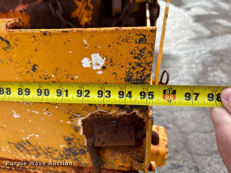 image for item FK1084 2000 International 4900 dump truck