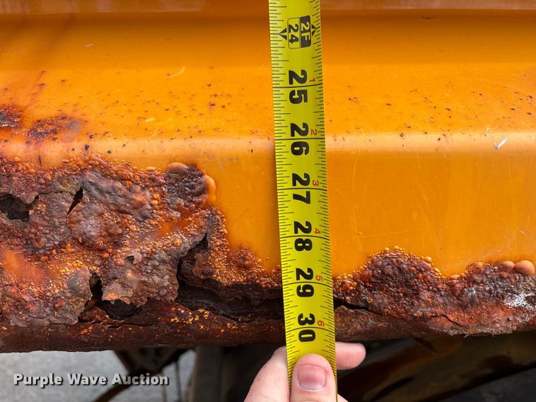 image for item FK1084 2000 International 4900 dump truck