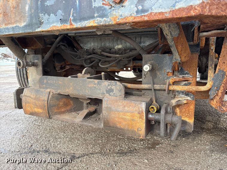 image for item FK1084 2000 International 4900 dump truck