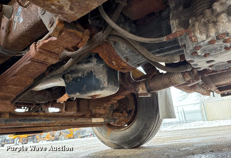 image for item FK1084 2000 International 4900 dump truck