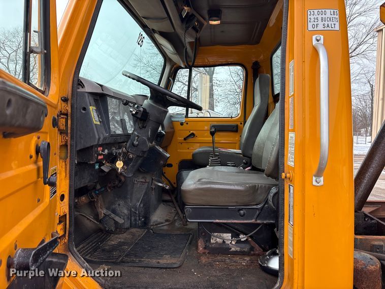 image for item FK1084 2000 International 4900 dump truck