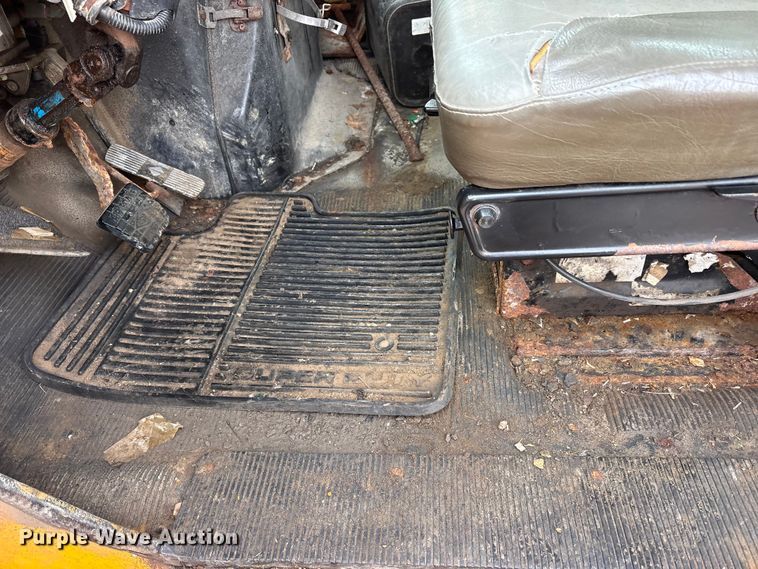 image for item FK1084 2000 International 4900 dump truck