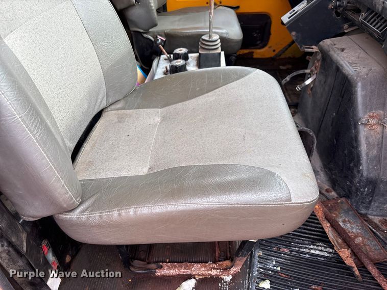 image for item FK1084 2000 International 4900 dump truck