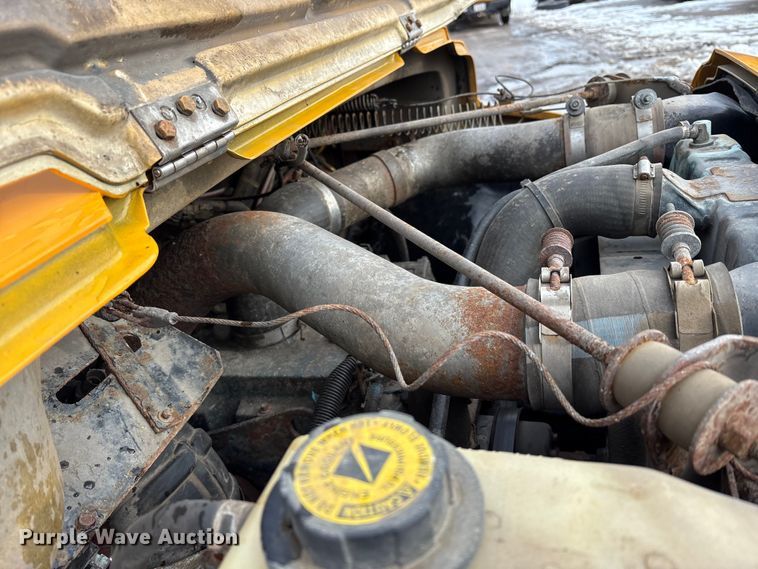 image for item FK1084 2000 International 4900 dump truck