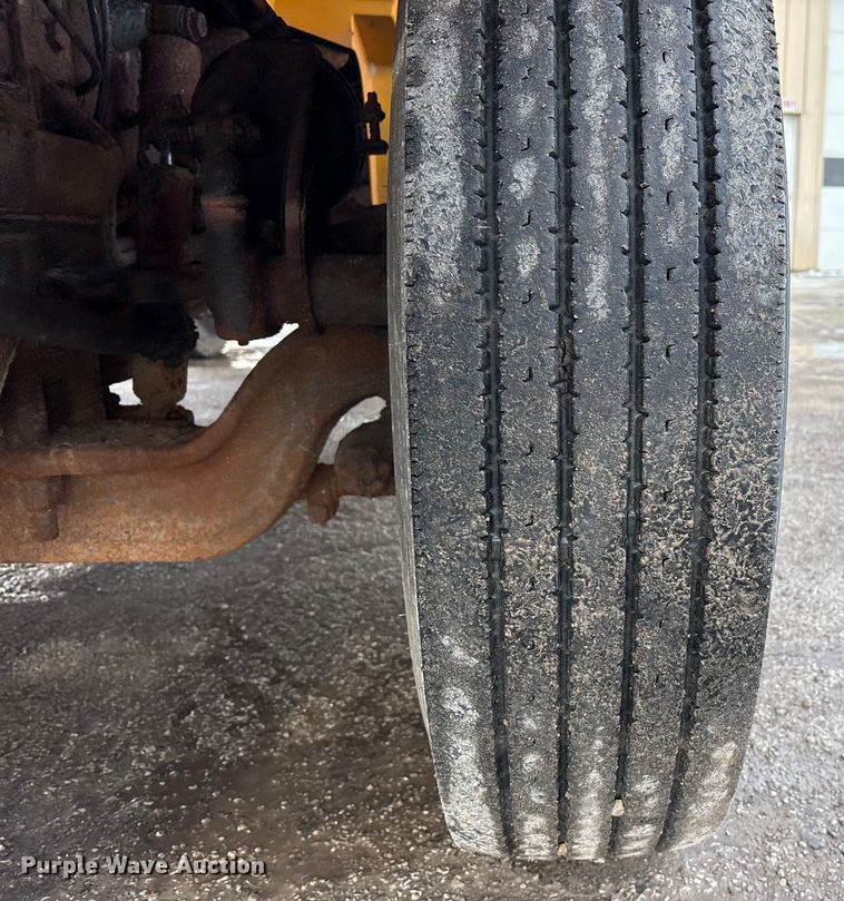 image for item FK1084 2000 International 4900 dump truck