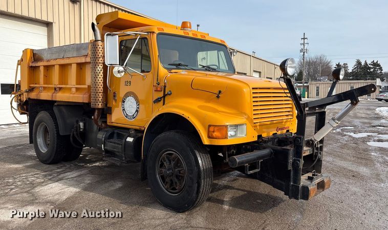 image for item FK1086 1991 International 4900 dump truck