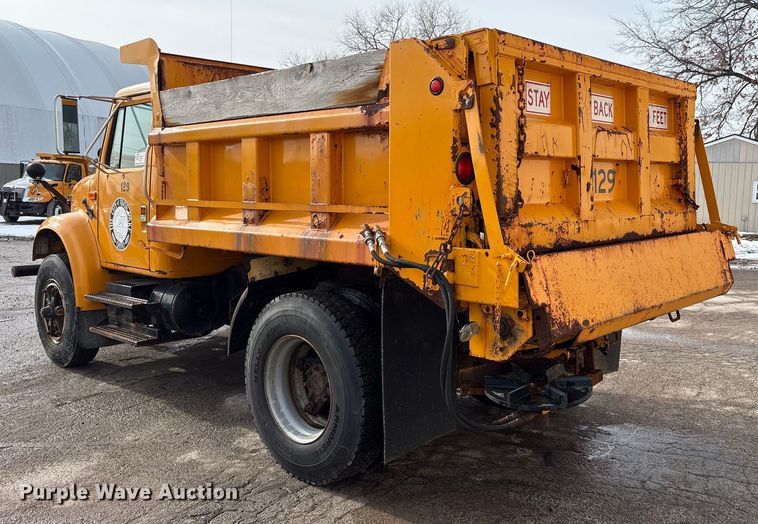 image for item FK1086 1991 International 4900 dump truck