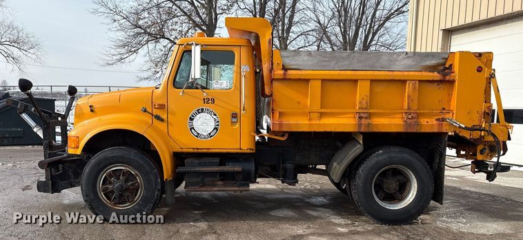 image for item FK1086 1991 International 4900 dump truck