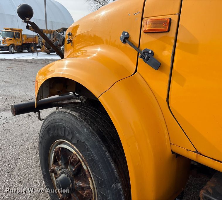 image for item FK1086 1991 International 4900 dump truck