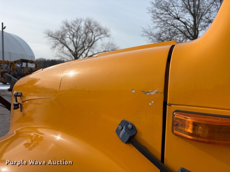 image for item FK1086 1991 International 4900 dump truck