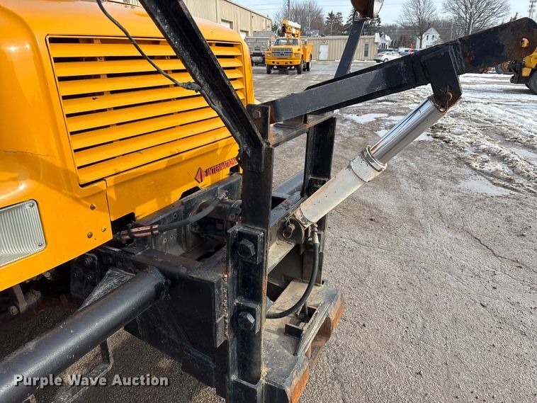 image for item FK1086 1991 International 4900 dump truck