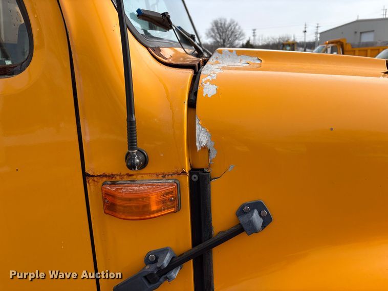 image for item FK1086 1991 International 4900 dump truck