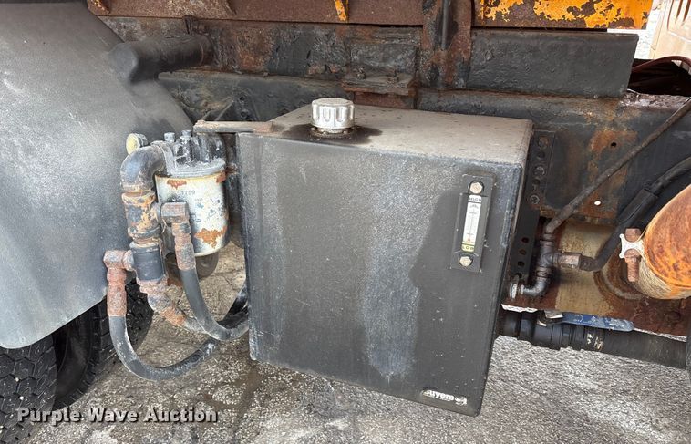 image for item FK1086 1991 International 4900 dump truck