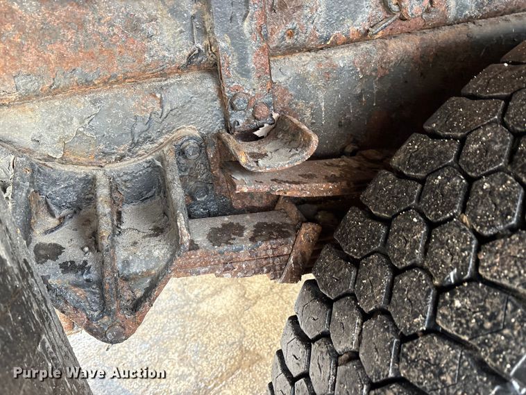 image for item FK1086 1991 International 4900 dump truck