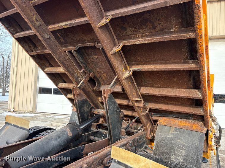 image for item FK1086 1991 International 4900 dump truck