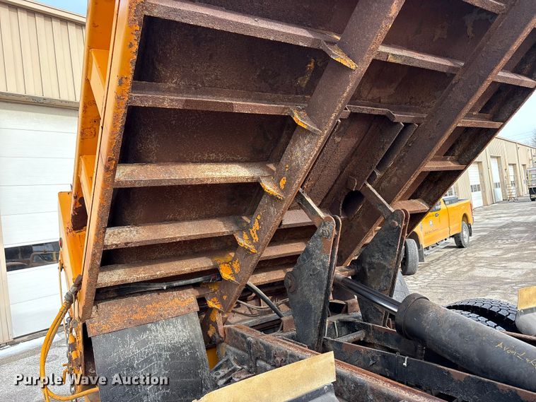 image for item FK1086 1991 International 4900 dump truck