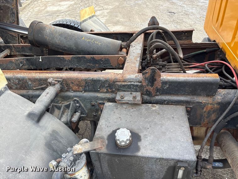 image for item FK1086 1991 International 4900 dump truck