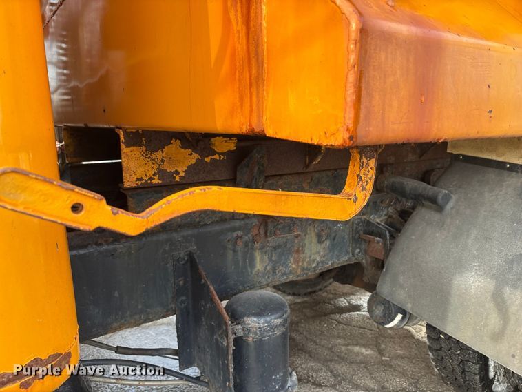 image for item FK1086 1991 International 4900 dump truck