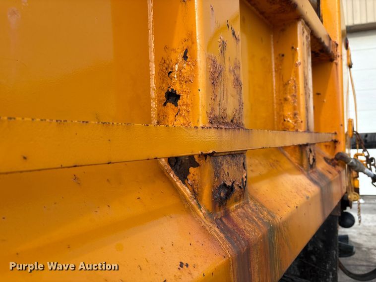 image for item FK1086 1991 International 4900 dump truck