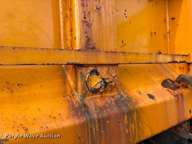 image for item FK1086 1991 International 4900 dump truck