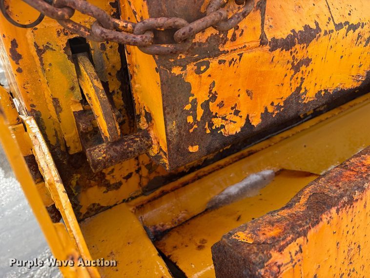 image for item FK1086 1991 International 4900 dump truck