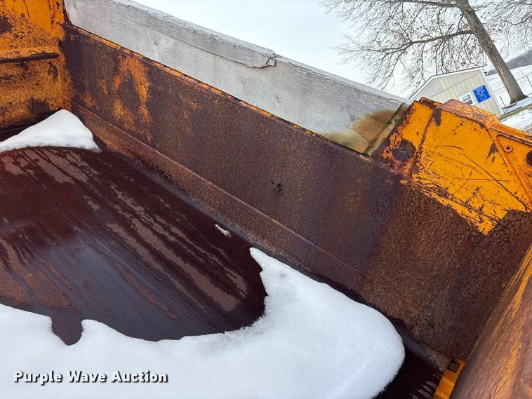 image for item FK1086 1991 International 4900 dump truck