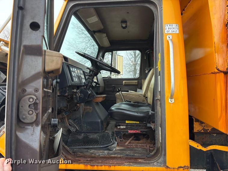 image for item FK1086 1991 International 4900 dump truck