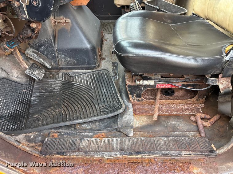 image for item FK1086 1991 International 4900 dump truck