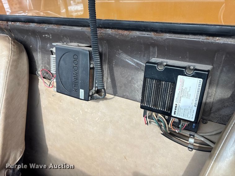 image for item FK1086 1991 International 4900 dump truck