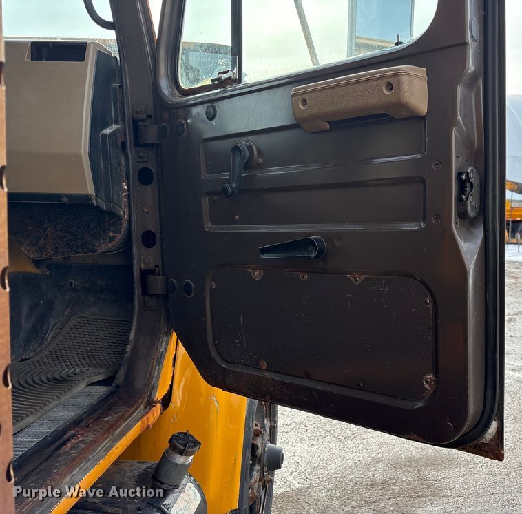 image for item FK1086 1991 International 4900 dump truck