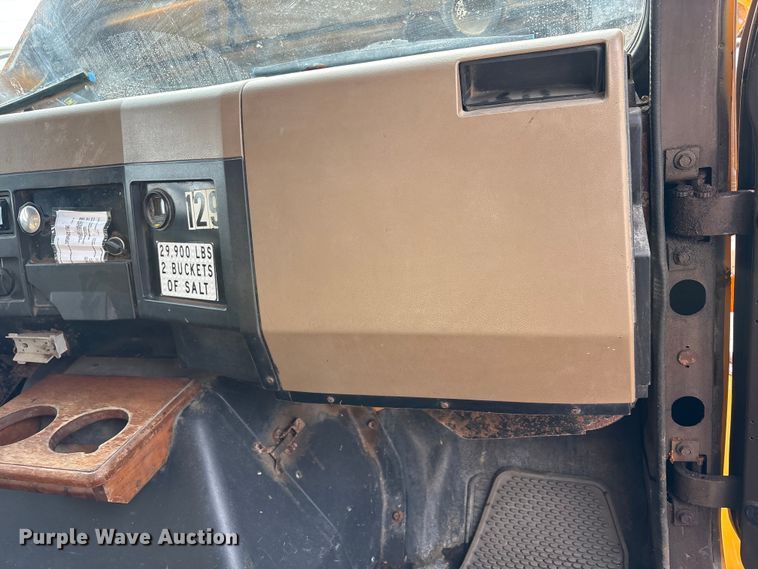 image for item FK1086 1991 International 4900 dump truck