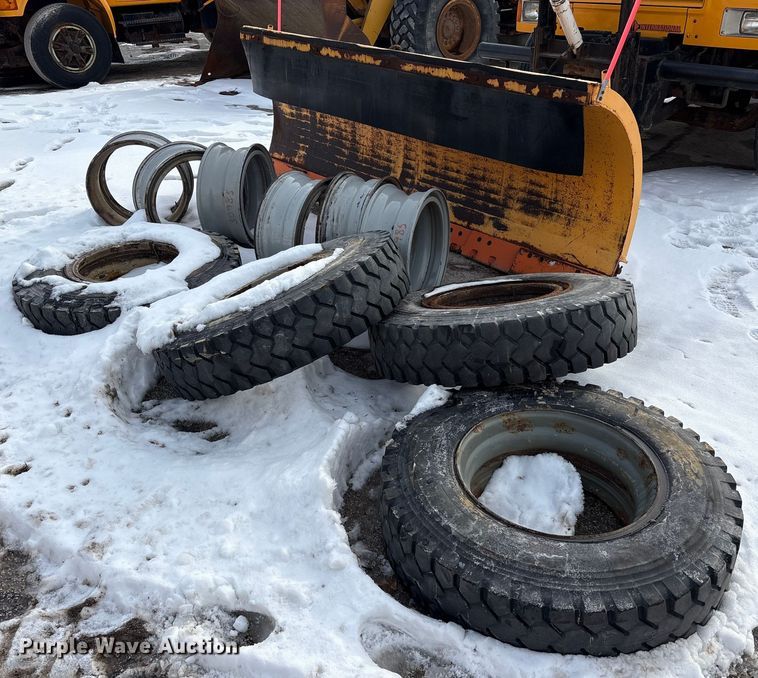 image for item FK1086 1991 International 4900 dump truck