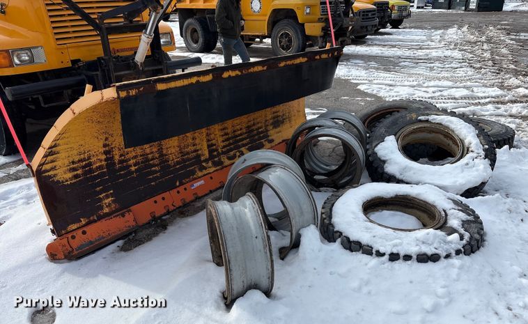 image for item FK1086 1991 International 4900 dump truck