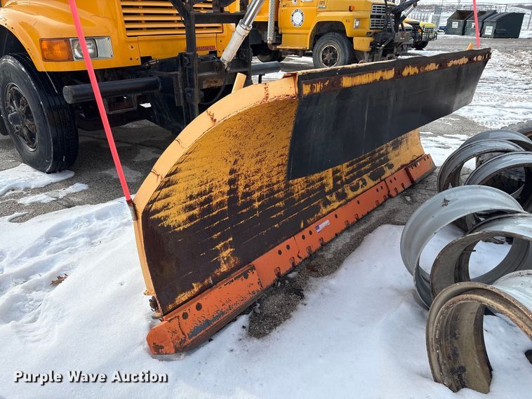 image for item FK1086 1991 International 4900 dump truck