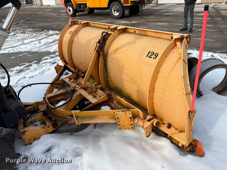 image for item FK1086 1991 International 4900 dump truck