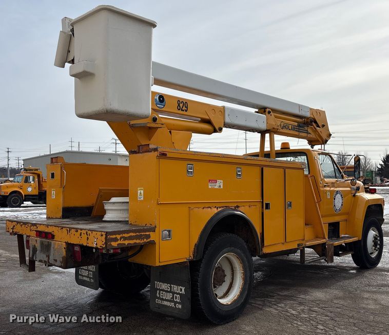 image for item FK1087 1994 Ford F700 bucket truck