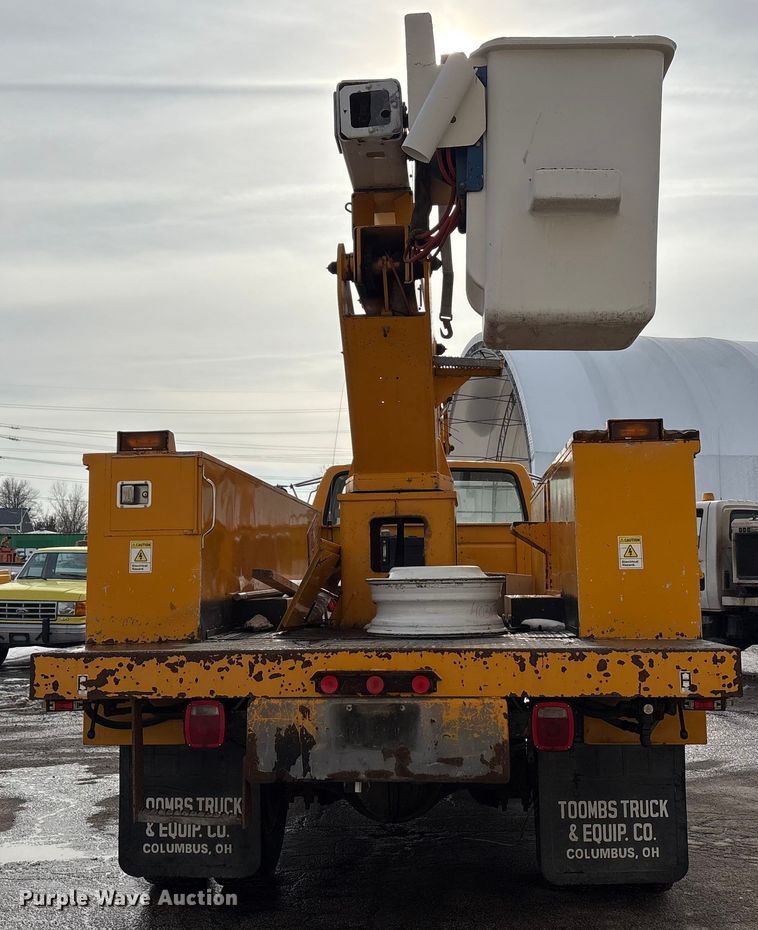 image for item FK1087 1994 Ford F700 bucket truck