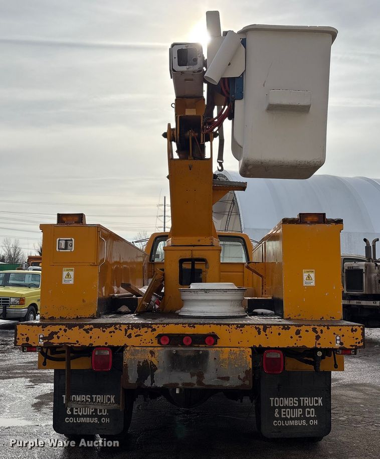 image for item FK1087 1994 Ford F700 bucket truck