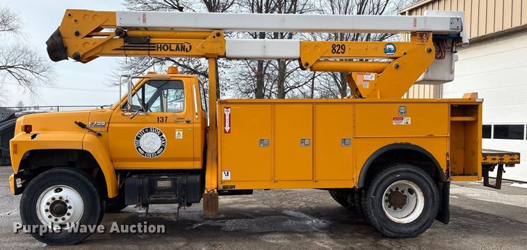 image for item FK1087 1994 Ford F700 bucket truck