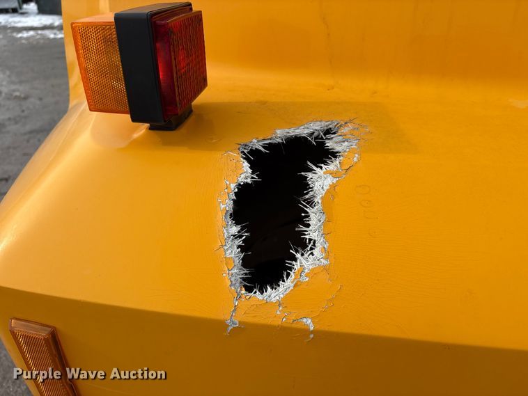 image for item FK1087 1994 Ford F700 bucket truck