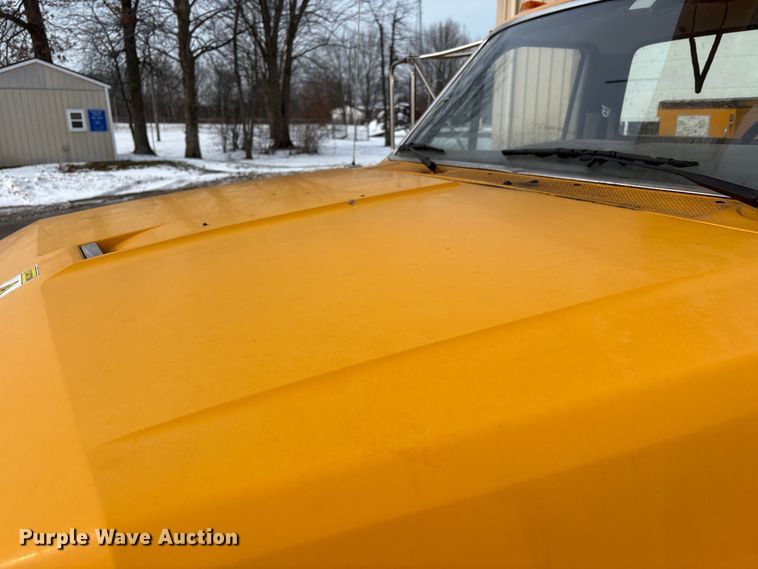 image for item FK1087 1994 Ford F700 bucket truck