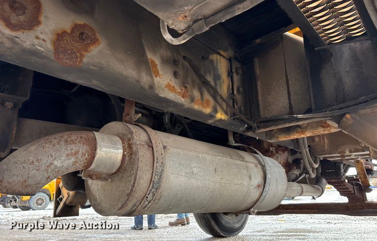 image for item FK1087 1994 Ford F700 bucket truck