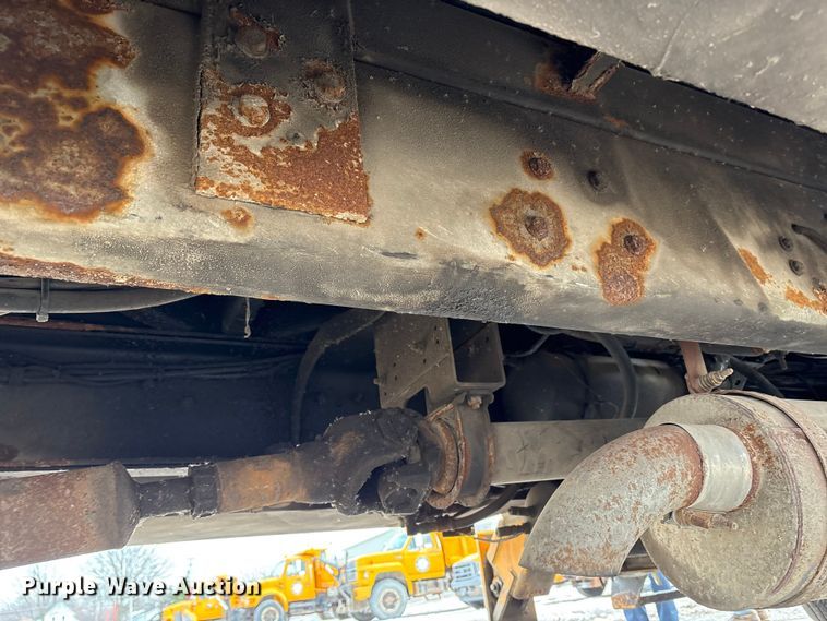 image for item FK1087 1994 Ford F700 bucket truck