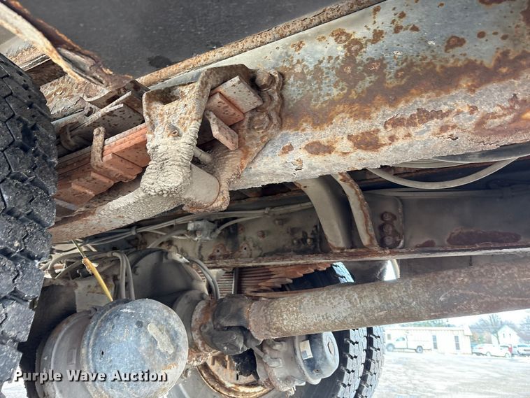 image for item FK1087 1994 Ford F700 bucket truck