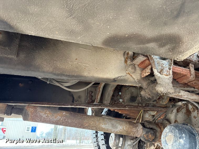 image for item FK1087 1994 Ford F700 bucket truck