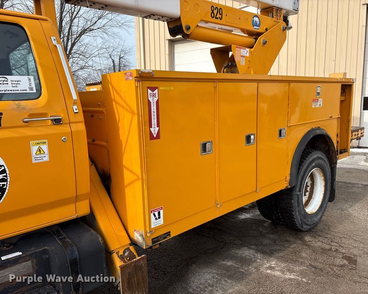 image for item FK1087 1994 Ford F700 bucket truck