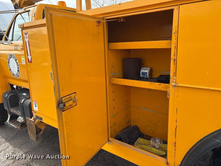 image for item FK1087 1994 Ford F700 bucket truck