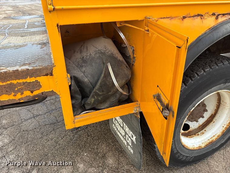 image for item FK1087 1994 Ford F700 bucket truck