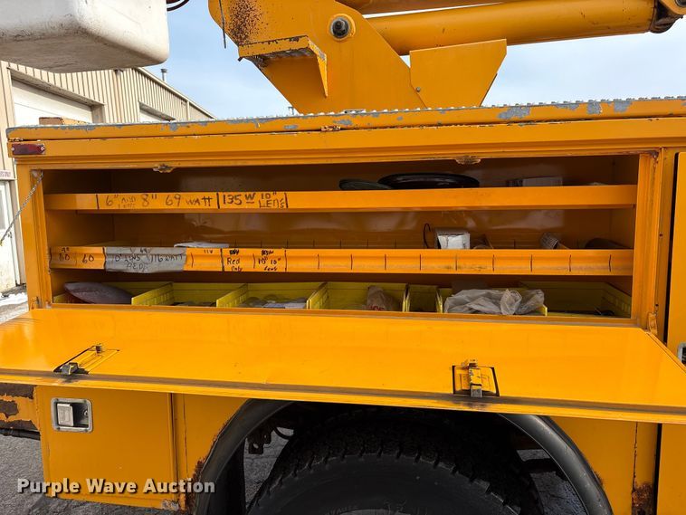 image for item FK1087 1994 Ford F700 bucket truck